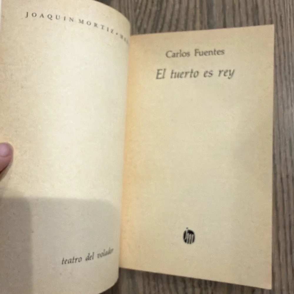 EL TUERTO ES REY. Carlos Fuentes. Joaquin Mortiz.‎